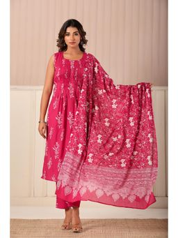Do Dhaage - Women Pink Regular Floral Kurta with Pant and Dupatta (Set of 3)