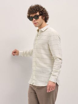 The Bear House - Men White Striped Slim Fit Casual Shirt