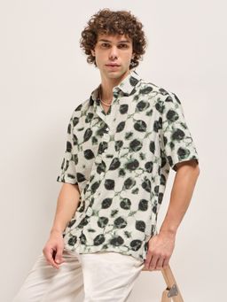 The Bear House - Men Green Abstract Printed Casual Shirt