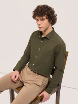 The Bear House - Men Olive Cotton Solid Tailored Fit Formal Shirt
