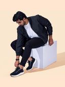 Black color option, Sold out, Currently selected