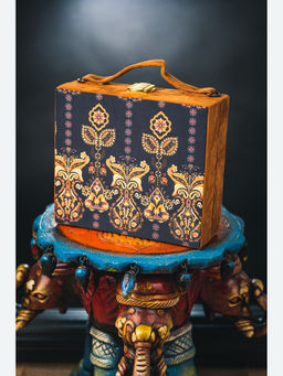 NR by Nidhi Rathi - Printed Black Clutch