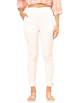 Bottoms.Love - Women White Ribbed Solid Cigarette Pant