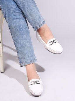 SHUZ TOUCH - White Classic Comfort Loafers