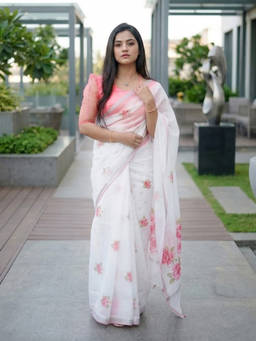 URBAN PALLU - Women Poly Georgette Floral Printed White Saree