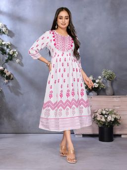 Rangita - Women Pink Rayon Floral Dress