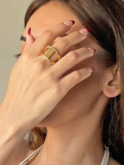 Pipa Bella by Nykaa Fashion - Solid Gold Minimalistic Geometric Ring