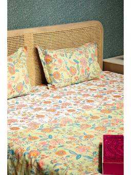 House of Gulab - Multi-Color Super King Size Bedsheet and AC Blanket with 2 Pillow Covers