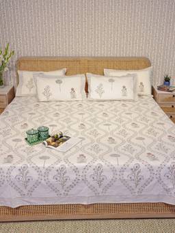 House of Gulab - White Double King Size Handblock Bedsheet, Quilted Bedcover, 4 Pillow Covers