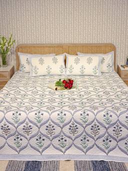 House of Gulab - White Double King Size Handblock Bedsheet, Quilted Bedcover, 4 Pillow Covers