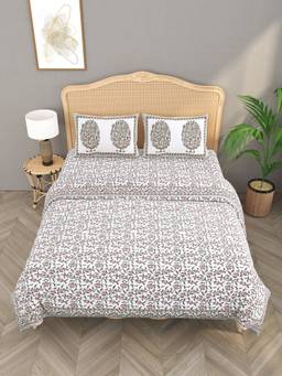 House of Gulab - White Floral Printed King Bedsheet with Comforter and 2 Pillow Covers