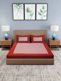 House of Gulab - Red Geometric Cotton 1 Queen Bedsheet with 2 Pillow Covers