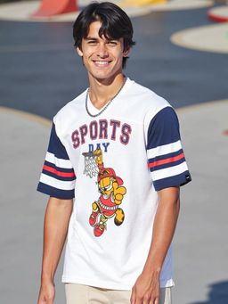 Bewakoof - Official Garfield Men's White & Blue Sports Day Graphic Printed Oversized T-shirt