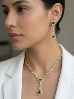 Nuyug - Emerald Lariat Necklace Set