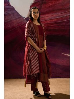 Banana Labs - Women Aurum Gilded Shock Maroon Zari Dupatta