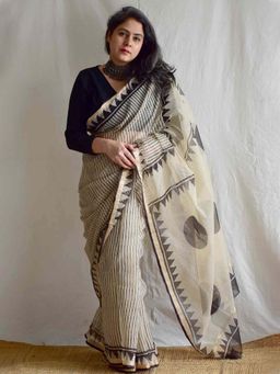 Sundarii - Women's Cream Dharti Dabu Kota Doria Saree without Blouse