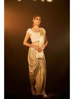 TASUVURE - Saia Metallic Slit Saree with Cap Sleeve Stitched Blouse - Gold