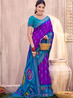 Sutriti - Purple Pochampalli Elegant Traditional Wedding Festive Wear Saree with Unstitched Blouse