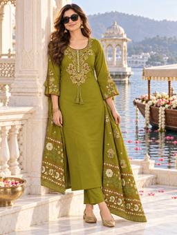 BERRYLICIOUS - Women Green Embroidered Kurta with Pant and Dupatta