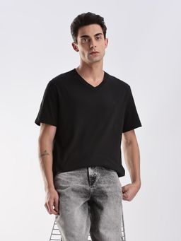 Calvin Klein - Solid Regular-Fit Cotton Black T-Shirt