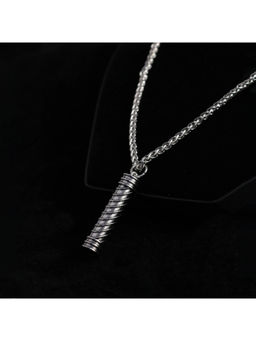 Salty Alpha - Spiffy Silver Necklace