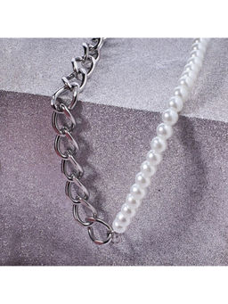 Salty Alpha - White Pearl Rugged Necklace