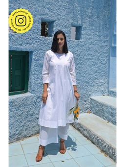 HOUSE OF MOXA - Sunkissed White Kurta With Pyjama (Set of 2)