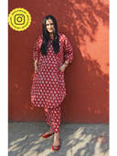Red color option, Sold out, Currently selected