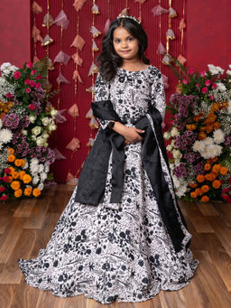 Kirti Agarwal Pret n Couture - Elegant Black Lehenga With Crop Top & Dupatta (Set of 3)