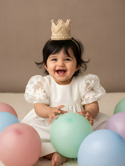 Choko - Majestic Pearl Beaded Birthday Crown Rubber Band - Beige