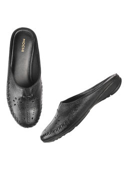 Mochi - Womens Black Flat BuntoesMochi Solid Black Slip Ons