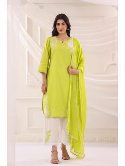 SAVI - Women Green Cotton Embroidered Kurta with Pant and Dupatta
