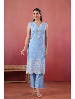 SAVI - Women Blue Pure Cotton Embroidered Kurta with Pant