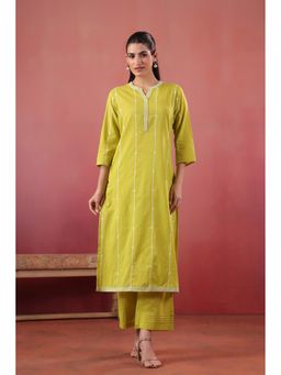 SAVI - Women Green Cotton Embroidered Kurta with Pant