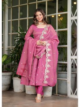 ESTELA - Women Pink Raw Silk Embroidered Kurta with Pant and Dupatta