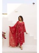 Red color option, Sold out, Currently selected