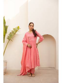 Nehamta - Women Peach Cotton Embroidered Kurta with Pant and Dupatta