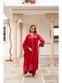 Red color option, Sold out, Currently selected