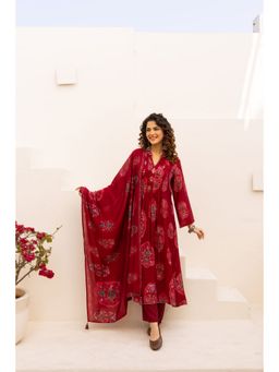 Nehamta - Women Red Chanderi Abstract Kurta with Pant and Dupatta