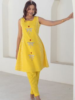 Sooti Syahi - Women Yellow Cotton Floral Kurta with Pant
