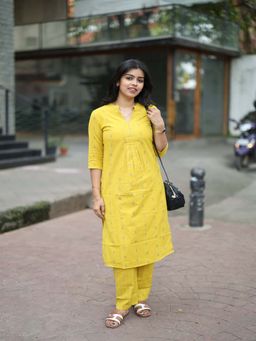 Vastara TheLabel - Yellow Woven Festive Kurta Pant