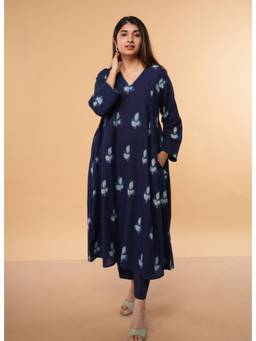 The Indian Ethnic Co. - Inayra Blue Dabu Slub Cotton Kali Kurta