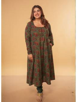 The Indian Ethnic Co. - Akrita Green Dabu Slub Cotton Kali Kurta