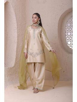Label Niti Bothra - Rangrez Ivory Scallop Short Kurta with Pants and Dupatta