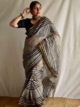 Sundarii - Women Black Lakeer Kota Doria Saree