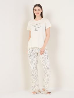 Sweet Dreams - Womens Typographic Printed Nightsuit