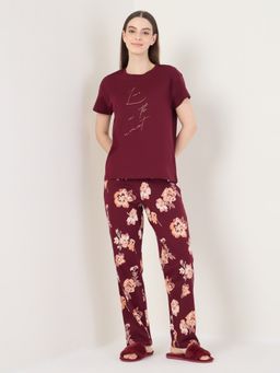 Sweet Dreams - Womens Typographic Printed Nightsuit