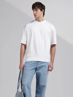 Calvin Klein - Men White Solid Relaxed Fit Cotton T-Shirt