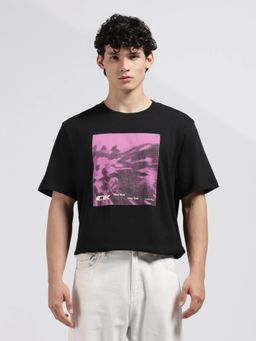 Calvin Klein - Men's Black Chest Graphic Relaxed Fit Cotton T-Shirt