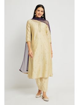 SPAN - White Embroidered Round Neck Three Fourth Sleeves A-Line Kurta